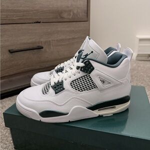 Jordan 4 Retro White and Green Shoes